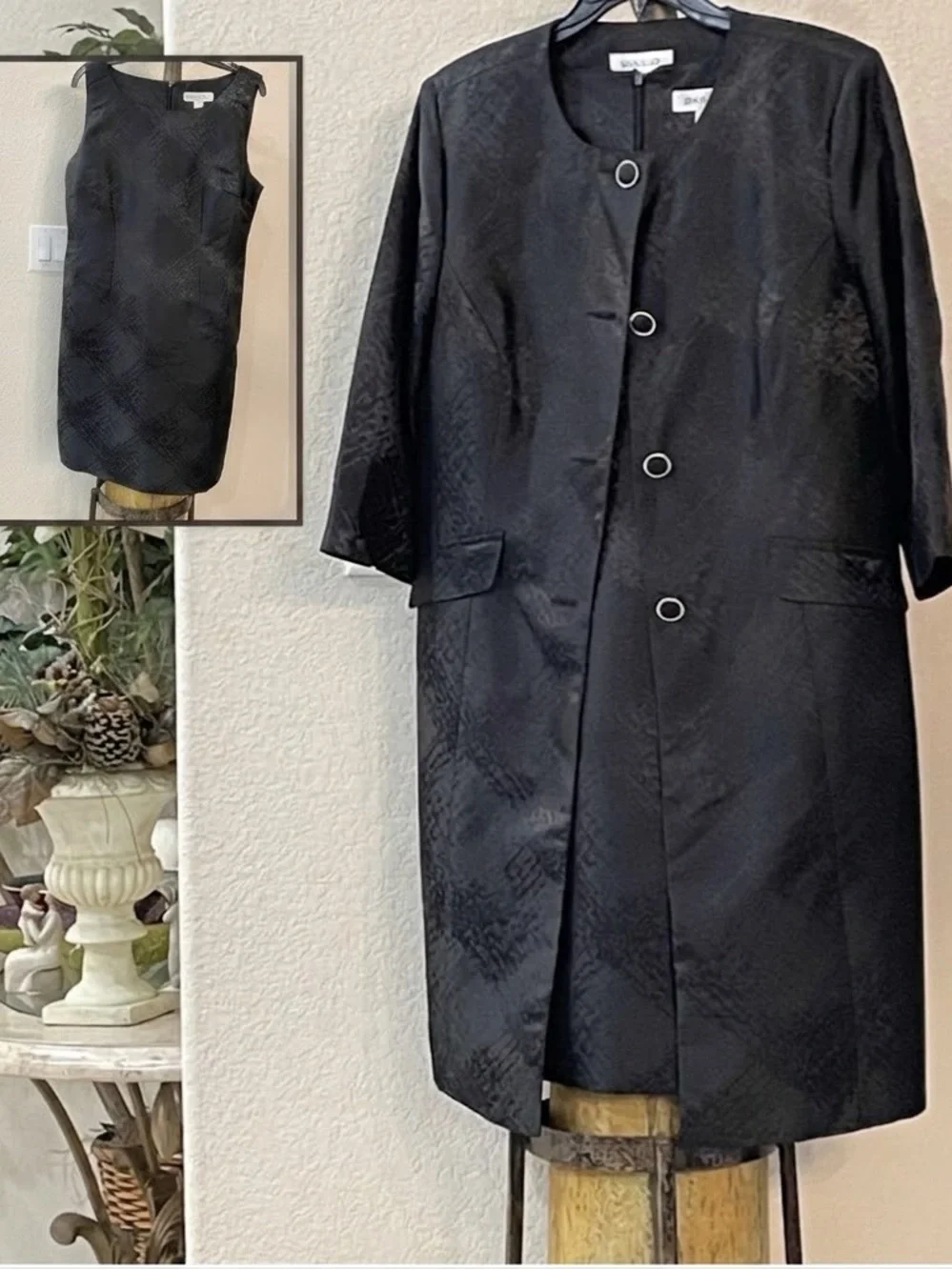 Danillo Black Textured Dress and jacket Suit 2 pc ladies Like New SZ 14